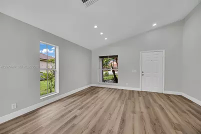 815 Falling Water Rd, Weston, FL 33326 - Photo 9