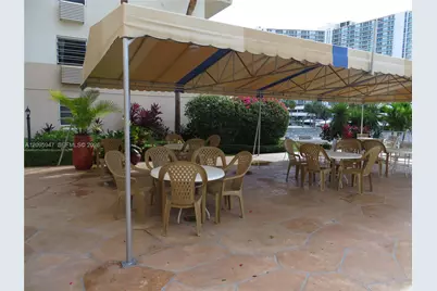 220 Kings Point Dr #606, Sunny Isles Beach, FL 33160 - Photo 19