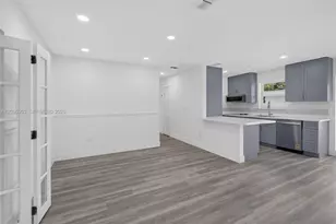 320 N 70th Terrace, Hollywood, FL 33024 - Photo 5