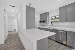 320 N 70th Terrace, Hollywood, FL 33024 - Photo 9