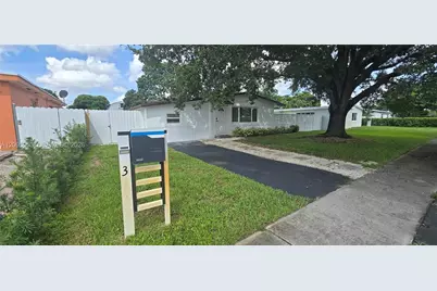 320 N 70th Ter, Hollywood, FL 33024 - Photo 1