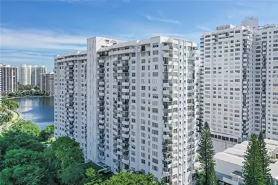 2780 NE 183rd St #1207, Aventura, FL 33160 - Photo 41