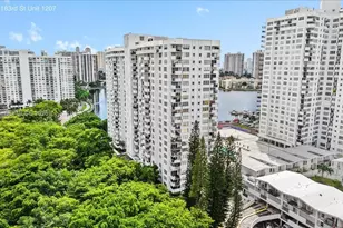 2780 NE 183rd St, Aventura, FL 33160 - Photo 1