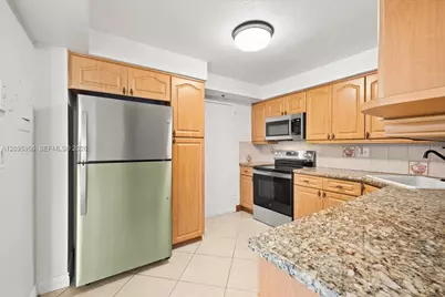 2780 NE 183rd St #1207, Aventura, FL 33160 - Photo 17