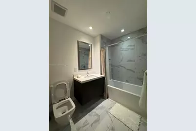 851 NE 1st Ave #1404, Miami, FL 33132 - Photo 17