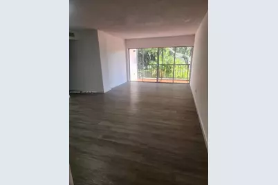 8889 N Fontainebleau Blvd #211, Miami, FL 33172 - Photo 5