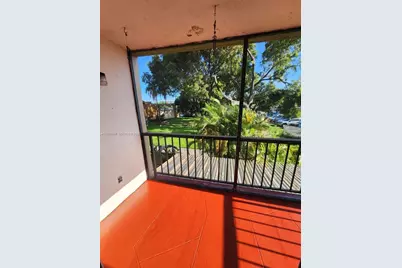 8889 N Fontainebleau Blvd #211, Miami, FL 33172 - Photo 15
