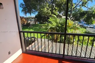 8889 N Fontainebleau Blvd, Miami, FL 33172 - Photo 15