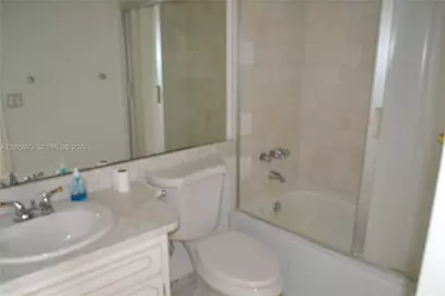 300 S Hollybrook Dr #203, Pembroke Pines, FL 33025 - Photo 17