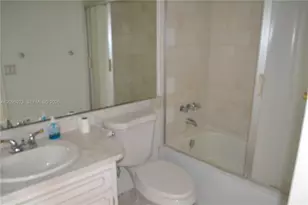 300 S Hollybrook Dr, Pembroke Pines, FL 33025 - Photo 17