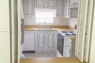 300 S Hollybrook Dr, Pembroke Pines, FL 33025 - Photo 9