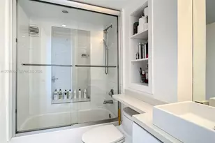 555 NE 15th St, Miami, FL 33132 - Photo 9
