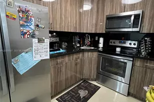 1055 W 77th St, Hialeah, FL 33014 - Photo 11