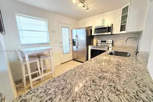 319 NE 14th Ave, Hallandale Beach, FL 33009 - Photo 11