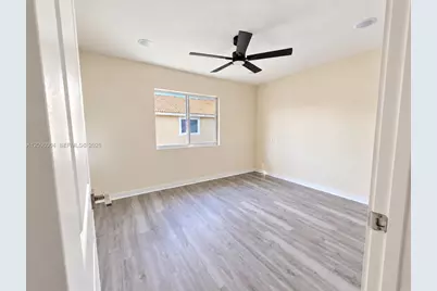 2419 SE 11th St, Homestead, FL 33035 - Photo 17