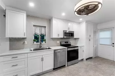 4872 NW 1st Ct, Plantation, FL 33317 - Photo 5