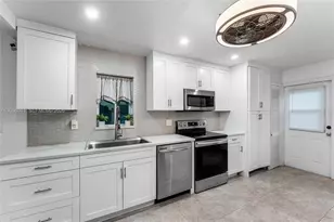 4872 NW 1st Ct, Plantation, FL 33317 - Photo 5