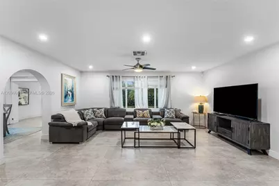 4872 NW 1st Ct, Plantation, FL 33317 - Photo 3