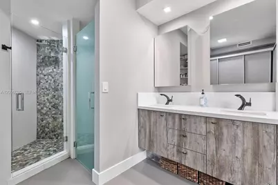 6365 Collins Ave #4307, Miami Beach, FL 33141 - Photo 19