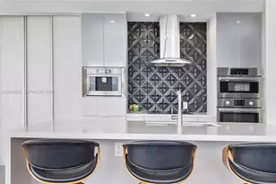 6365 Collins Ave, Miami Beach, FL 33141 - Photo 11