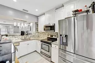 12662 NW 14th St, Sunrise, FL 33323 - Photo 7