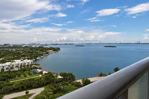601 NE 36th St, Miami, FL 33137 - Photo 3