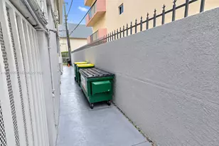 305 69th St, Miami Beach, FL 33141 - Photo 15
