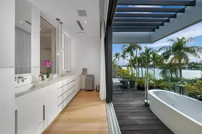 226 W Rivo Alto Dr, Miami Beach, FL 33139 - Photo 19