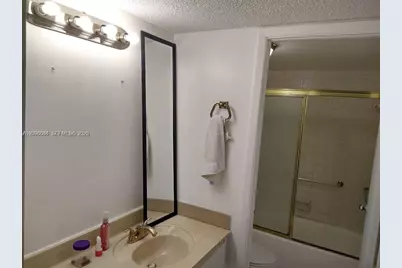 6039 Collins Ave #1710, Miami Beach, FL 33140 - Photo 11