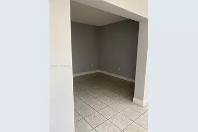 140 Royal Palm Rd #207, Hialeah Gardens, FL 33016 - Photo 5
