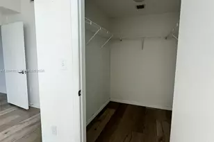 253 NE 2nd St, Miami, FL 33132 - Photo 9