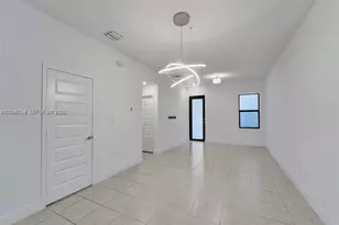 8195 NW 104th Ave, Doral, FL 33178 - Photo 11