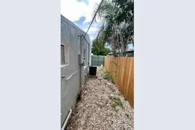 1420 NW 2nd Ave #1, Fort Lauderdale, FL 33311 - Photo 11