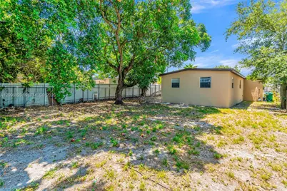 2910 NW 47th St, Miami, FL 33142 - Photo 15