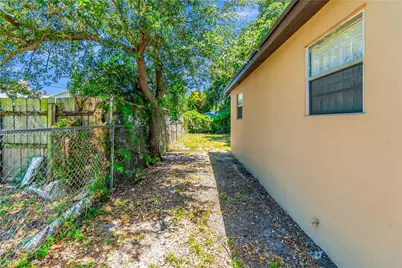 2910 NW 47th St, Miami, FL 33142 - Photo 13