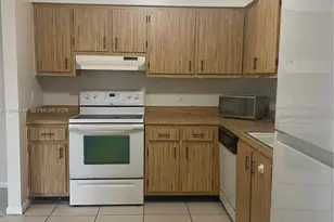 5872 E Bermuda Cir E, West Palm Beach, FL 33407 - Photo 5