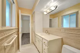 1731 NW 86th Ave, Pembroke Pines, FL 33024 - Photo 23
