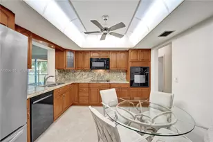 1731 NW 86th Ave, Pembroke Pines, FL 33024 - Photo 7