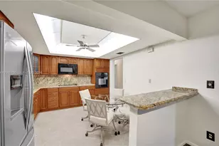 1731 NW 86th Ave, Pembroke Pines, FL 33024 - Photo 9