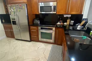 520 Brickell Key Dr, Miami, FL 33131 - Photo 3