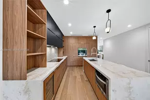 925 SW 10th Ave, Miami, FL 33130 - Photo 11