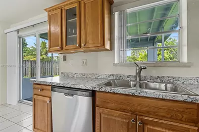 6201 NW 9th Ct, Margate, FL 33063 - Photo 5