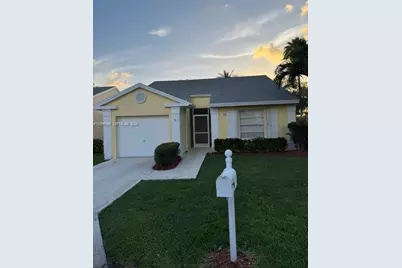 610 SE 22nd Ln, Homestead, FL 33033 - Photo 1