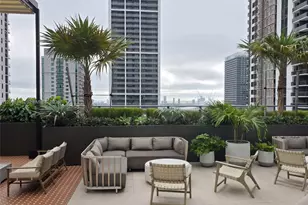 11 NE 6th St, Miami, FL 33132 - Photo 15