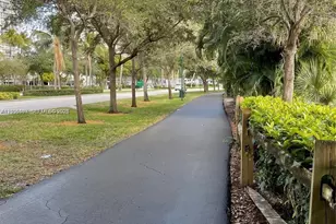 3475 N Country Club Dr, Aventura, FL 33180 - Photo 33
