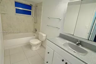 2555 NE 11th St, Fort Lauderdale, FL 33304 - Photo 17