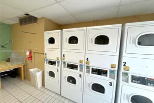 2555 NE 11th St, Fort Lauderdale, FL 33304 - Photo 25
