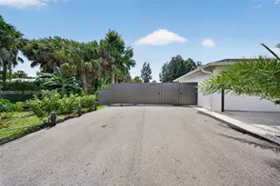 2960 30th Ave SE, Naples, FL 34117 - Photo 33