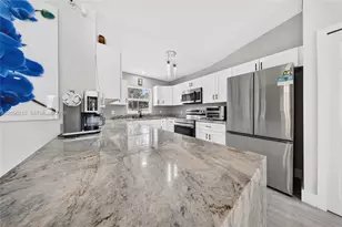 2960 30th Ave SE, Naples, FL 34117 - Photo 9