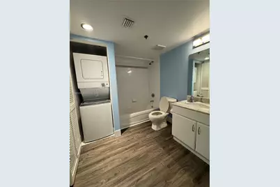 1200 Brickell Bay Dr #3206, Miami, FL 33131 - Photo 5